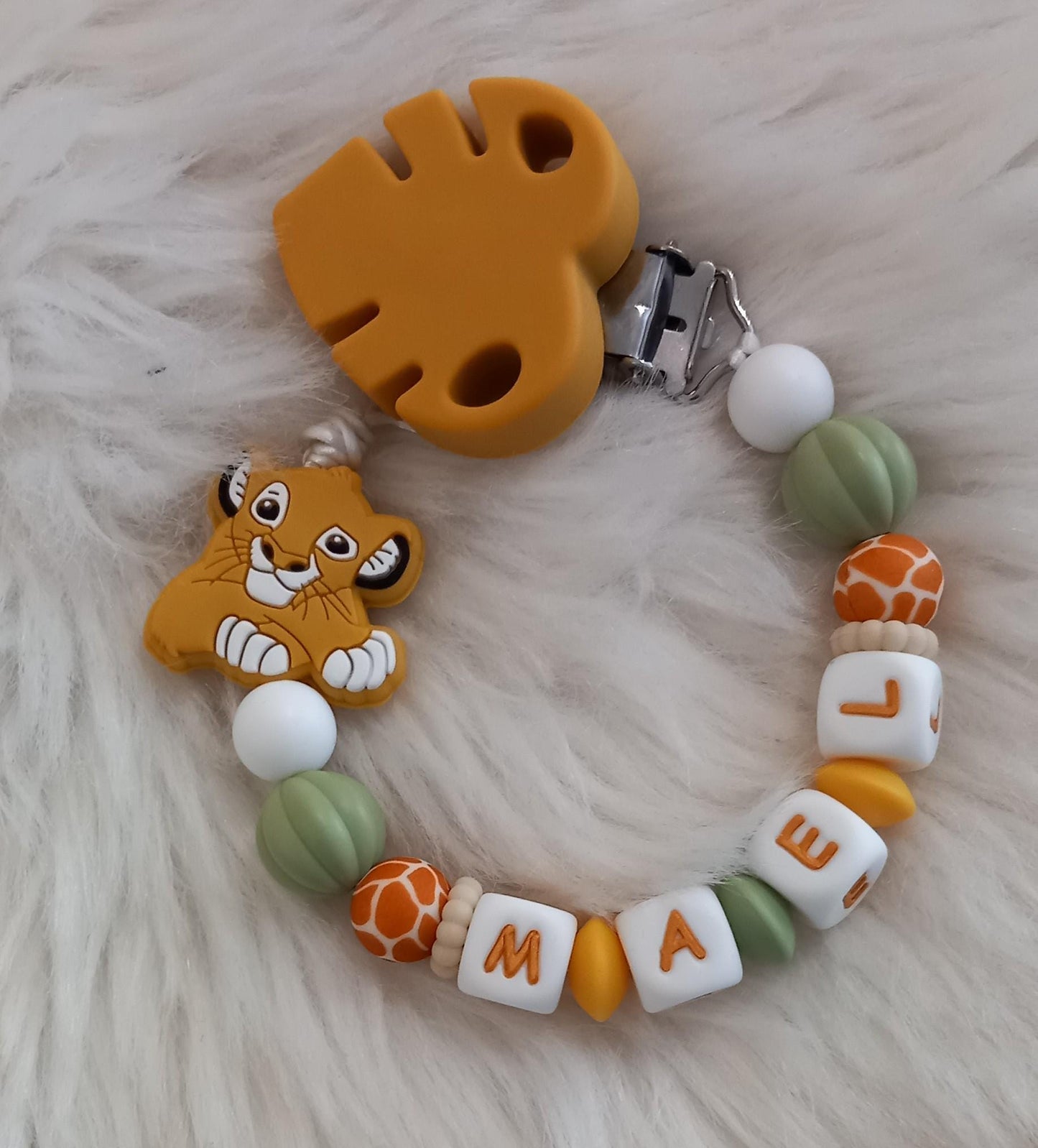 Attache tétine personnalisée Lion. Modèle Mael, Jungle et Imprimé léopard. Cadeau naissance, baby shower, jeunes parents. Création française
