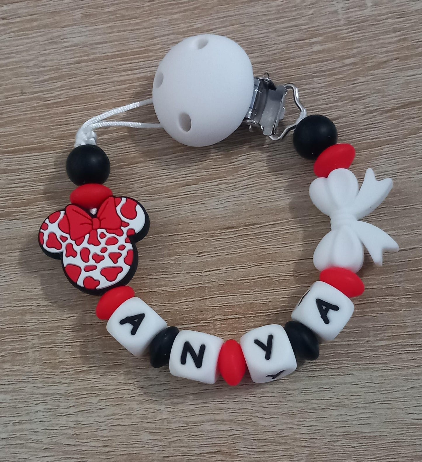 Attache tétine personnalisée, Mouse. Modèle Anya, tête de souris. Cadeau naissance, baby shower, jeunes parents. Création française.