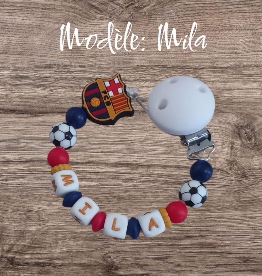 Attache tétine personnalisée, FC Barcelone. Modèle Mila FCB, mixte. Cadeau naissance, baby shower, jeunes parents. Création française.