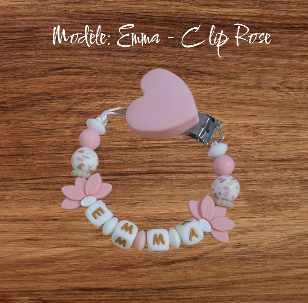Attache tétine personnalisée fleurs de lotus. Modèle Emma, thème floral. Cadeau naissance, baby shower, jeunes parents. Création française.