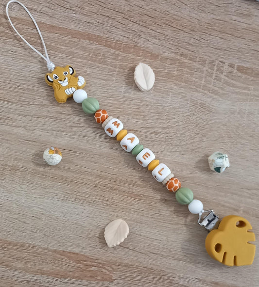 Attache tétine personnalisée Lion. Modèle Mael, Jungle et Imprimé léopard. Cadeau naissance, baby shower, jeunes parents. Création française