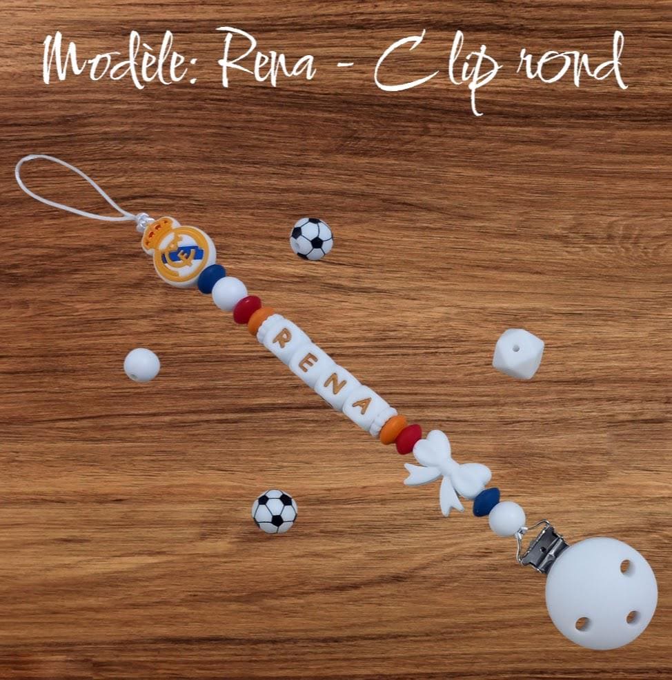 Attache tétine personnalisée Real Madrid. Modèle Rena pour fille. Cadeau naissance, baby shower, jeunes parents. Création française.