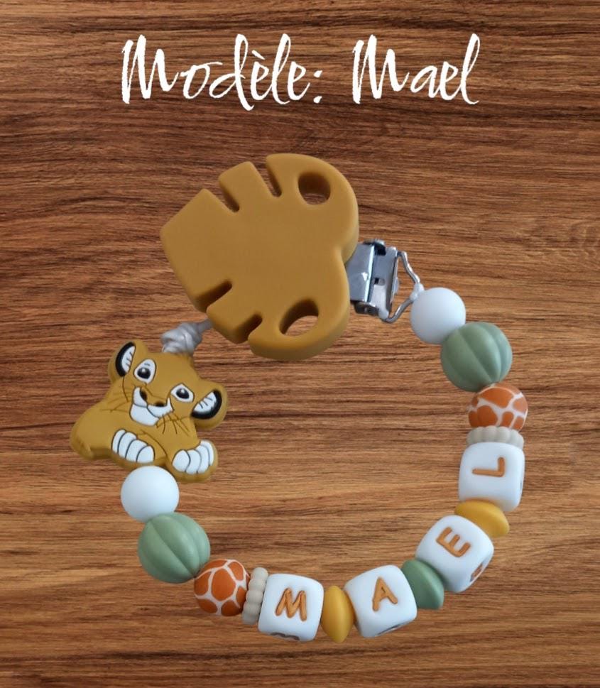 Attache tétine personnalisée Lion. Modèle Mael, Jungle et Imprimé léopard. Cadeau naissance, baby shower, jeunes parents. Création française