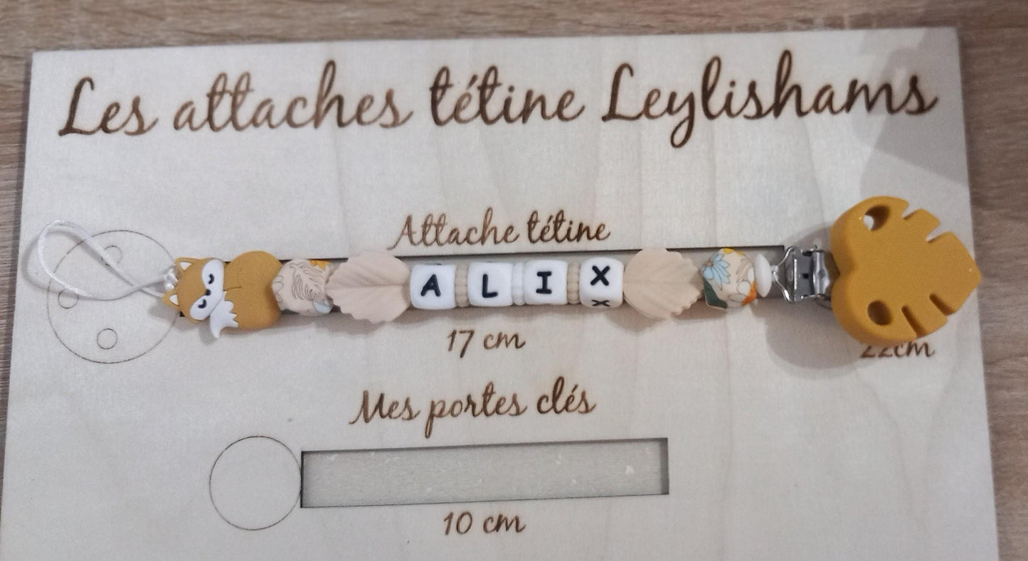 Attache tétine personnalisée Renard. Modèle Alix thème Floral et Jungle. Cadeau naissance, baby shower, jeunes parents. Création française.