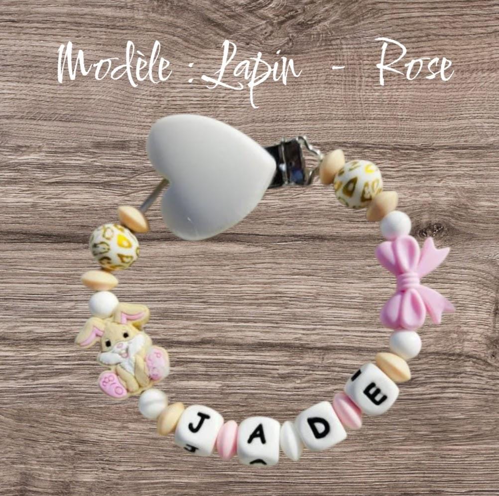 Attache tétine personnalisée Lapin. Thème girly. Cadeau naissance, baby shower, cadeau jeunes parents. Création française, fait main.