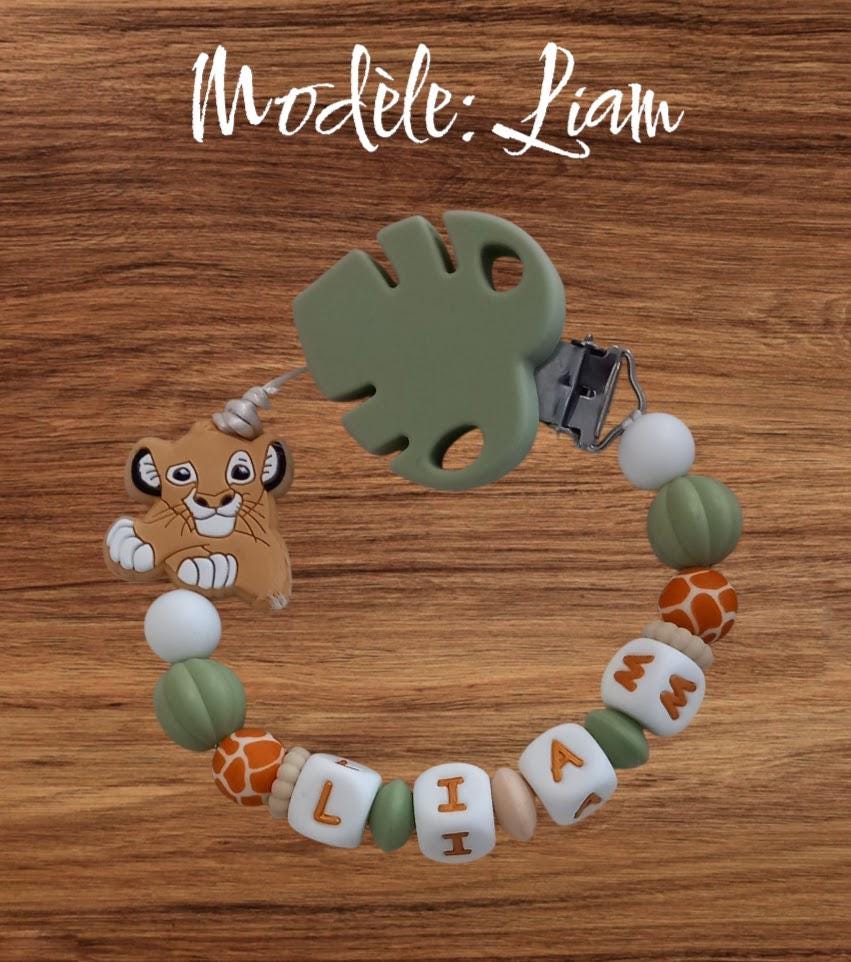 Attache tétine personnalisée Lion. Modèle Liam, Jungle et Imprimé léopard. Cadeau naissance, baby shower, jeunes parents. Création française