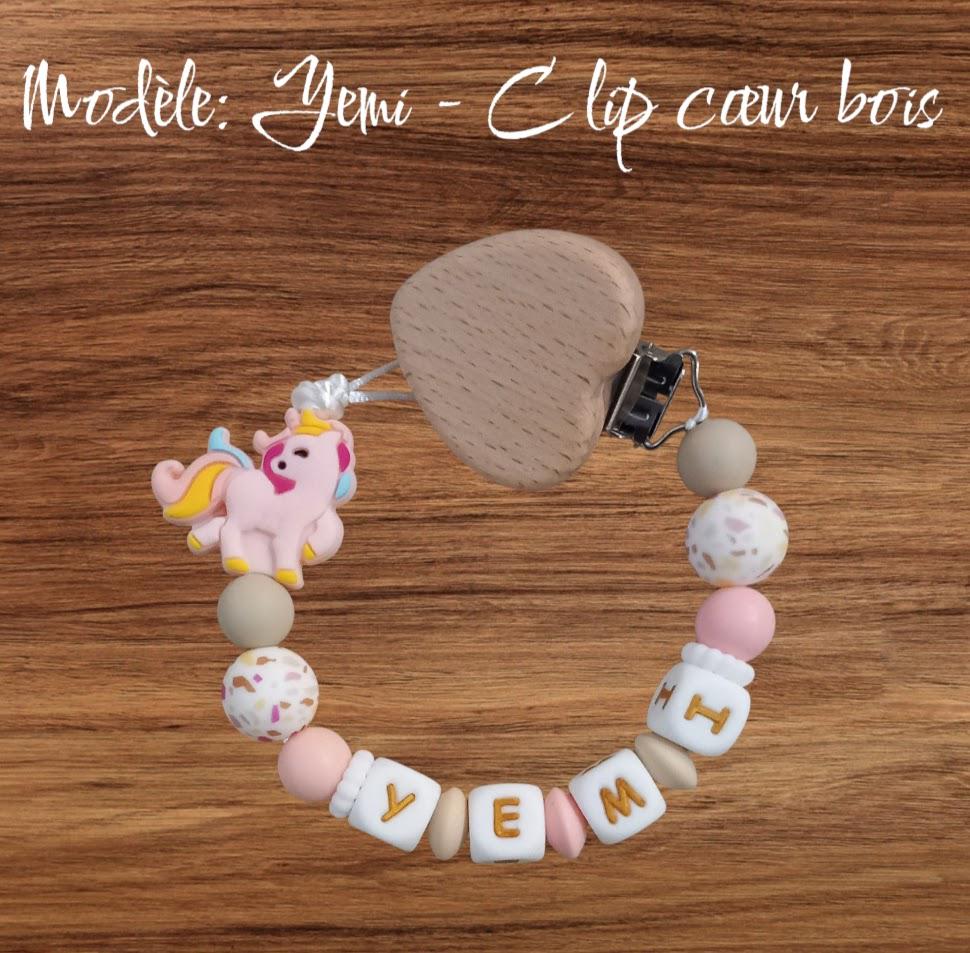 Attache tétine personnalisée, licorne rose. Modèle Yemi pour cadeau naissance, baby shower, jeunes parents. Création française, fait main.