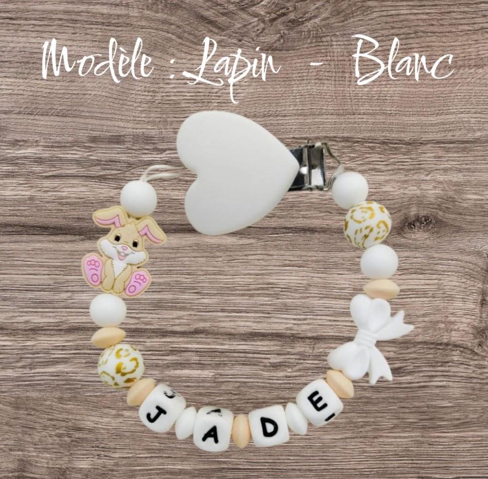 Attache tétine personnalisée Lapin. Thème girly. Cadeau naissance, baby shower, cadeau jeunes parents. Création française, fait main.
