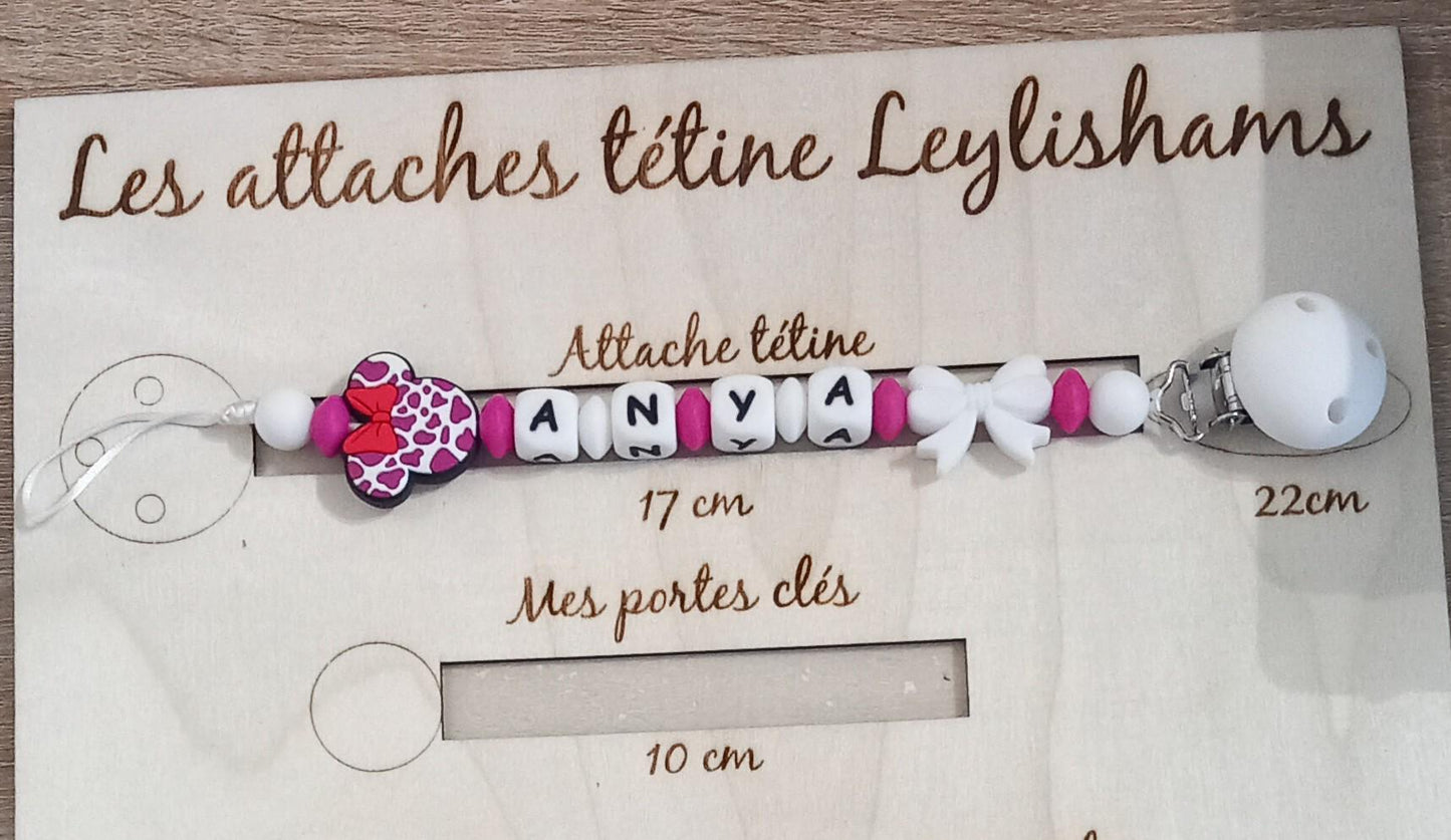 Attache tétine personnalisée, Mouse. Modèle Anya, tête de souris. Cadeau naissance, baby shower, jeunes parents. Création française.