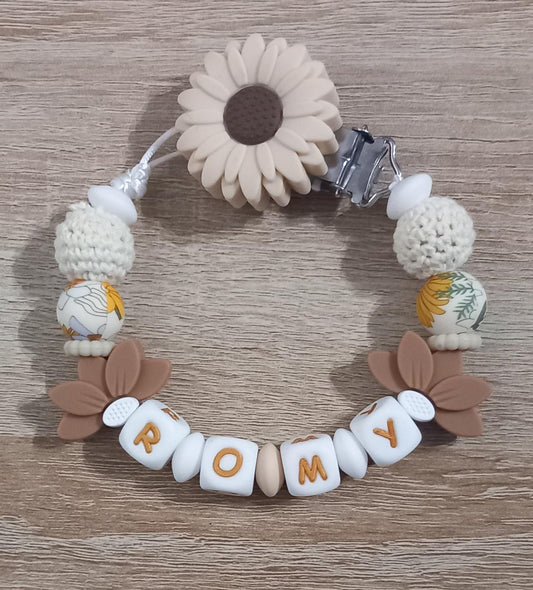 Attache tétine personnalisée fleurs de tournesol et lotus. Modèle Romy. Cadeau naissance, baby shower, jeunes parents. Création française