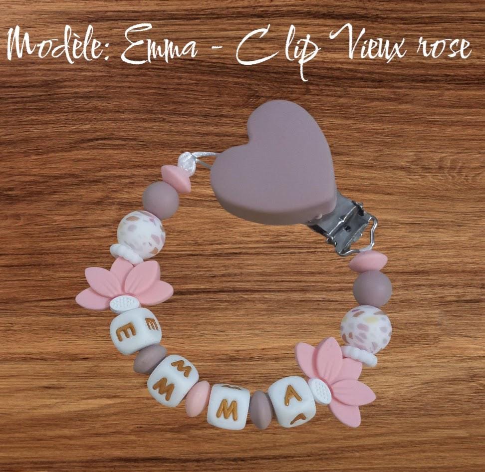 Attache tétine personnalisée fleurs de lotus. Modèle Emma, thème floral. Cadeau naissance, baby shower, jeunes parents. Création française.